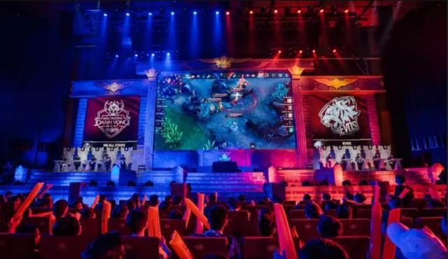 施瓦泽：澳超应该追赶亚洲联赛的水平；从五月休赛到十月是荒谬的（施瓦泽批评澳超：应赶上亚洲水平，5月至10月停赛不合常理）